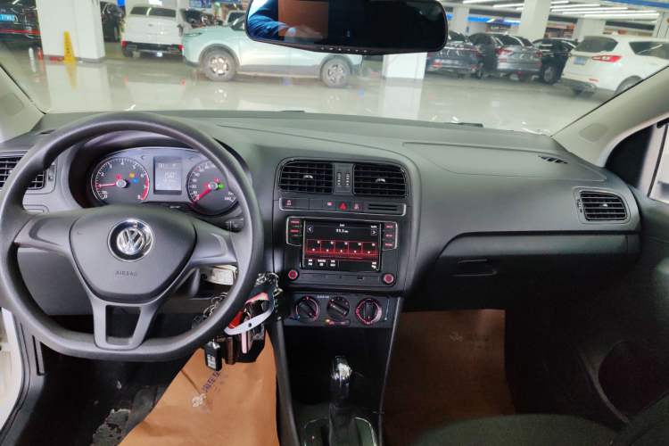 Used Volkswagen Polo 2018 1.5L Automatic Advanced Driving Model Audio And AC Panel