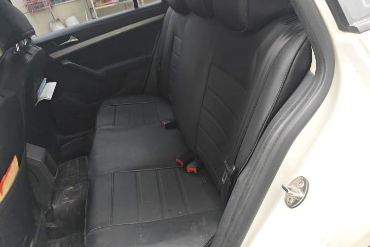 Used Volkswagen Gran Lavida 2015 1.6L Manual Fashion Edition
