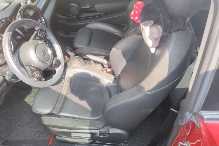 Used MINI 2019 1.5T COOPER Artist
