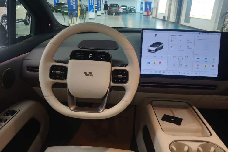 Used Li Auto i6 2025 Model Two-Wheel-Drive Standard Type
