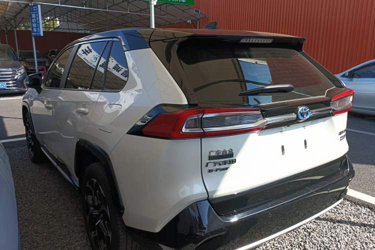 Used Toyota Wildlander New Energy 2021 High-Performance Edition 2.5L Four-Wheel Drive Powerful Version Exterior 2