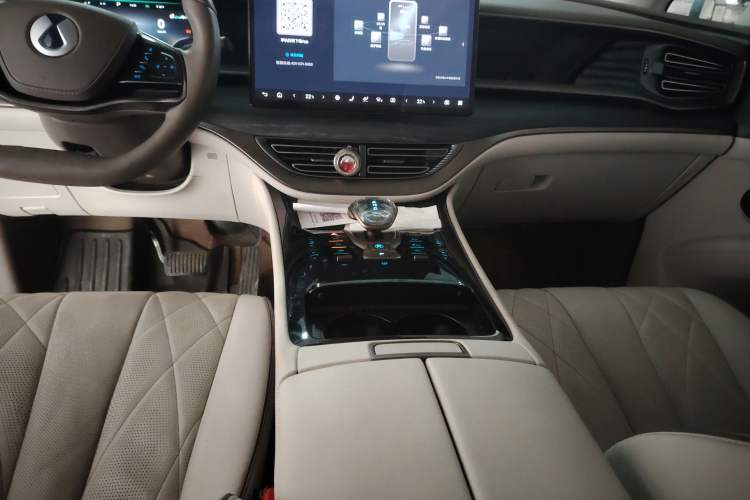 Used Denza D9 2022 DM-i 970 Four-Wheel Drive Prestige Model