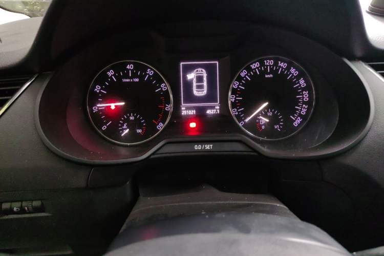 Used Skoda Octavia 2017 1.6L Manual Front-Wheel-Drive Version