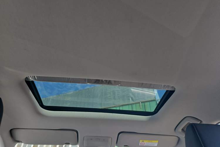 Used Wuling Asta 2022 2.0L DHT Electric-Speed Version Headliner