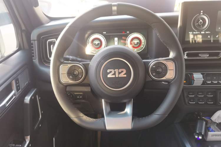 Used 212 T01 2024 2.0T Mechanic
