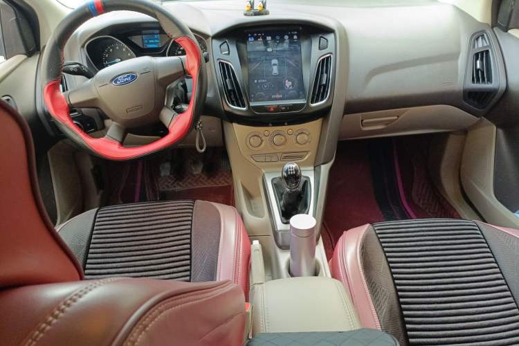 Used Ford Focus 2012 Sedan 1.6L Manual Comfort Model
