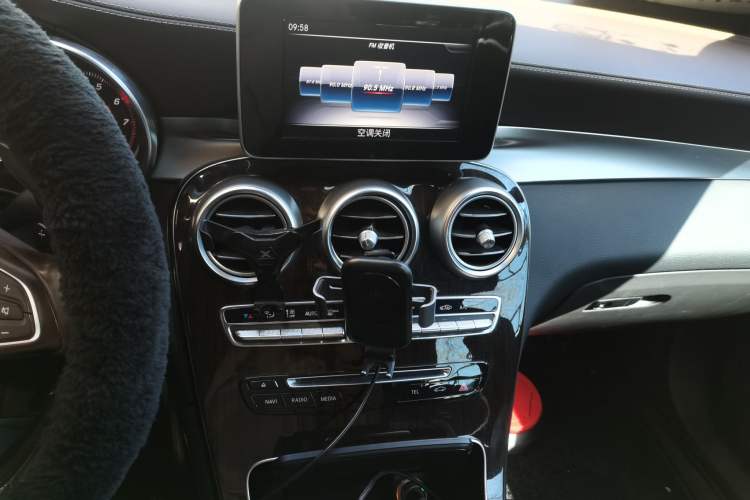 Used Mercedes-Benz GLC 2017 GLC 260 4MATIC Luxury Model Audio And AC Panel