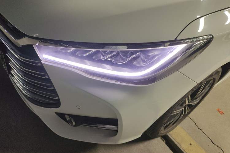 Used BYD Song MAX New Energy 2019 DM 1.5T Smart Connect Zhiyao Model 7 Seats China V Emission Standard
