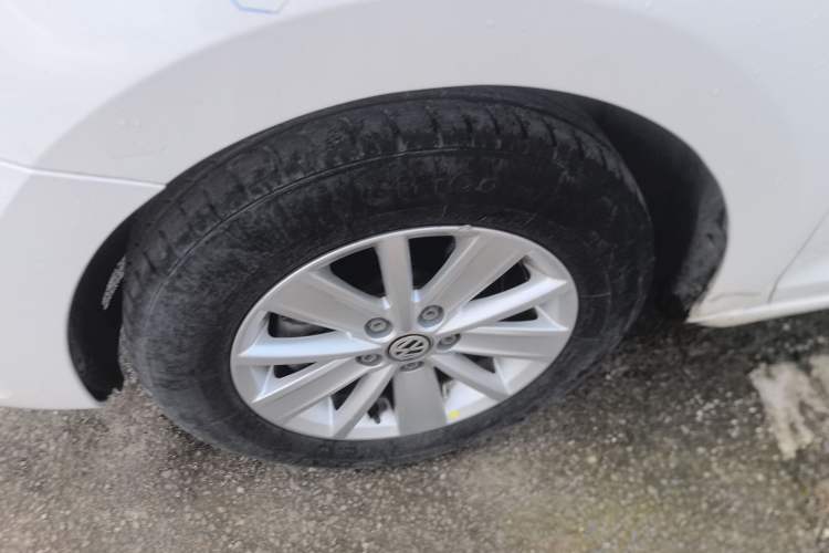 Used Volkswagen Santana 2019 1.5L Manual Fashion Edition China VI Standard Left Front Wheel Hub