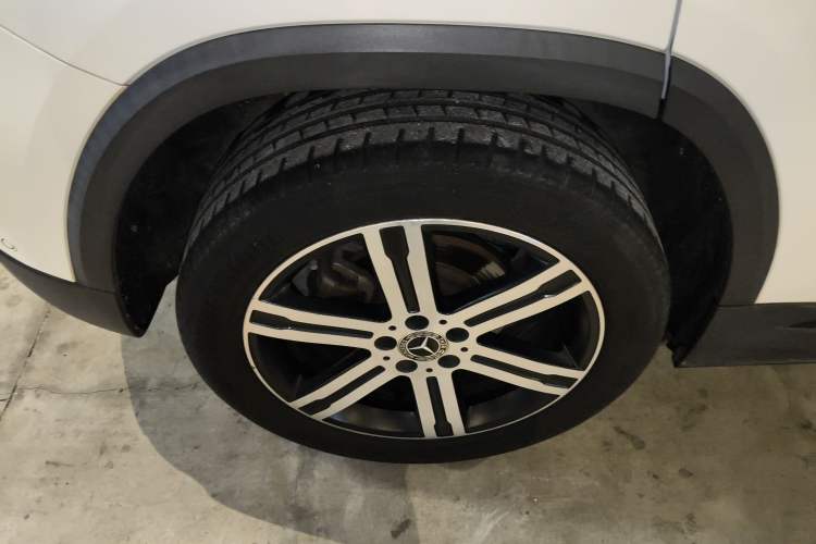 Used Mercedes-Benz GLA 2020 GLA 200 4MATIC Right Rear Wheel Hub