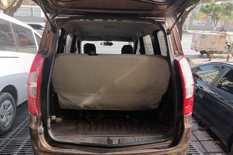 Used Wuling Hongguang 2018 1.5L Classic S Base Model Trunk