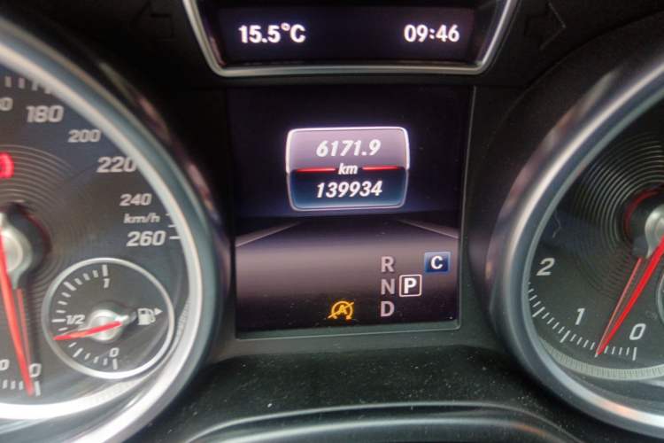 Used Mercedes-Benz GLE Coupe 2018 GLE 320 4MATIC Coupe SUV Odometer Close Up