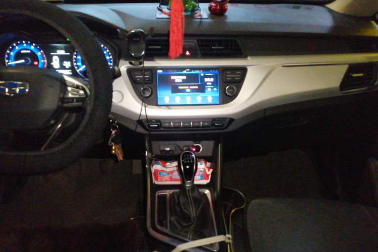 Used Geely Auto Vision X3 2019 Upgraded Model 1.5L Manual Elite Version
