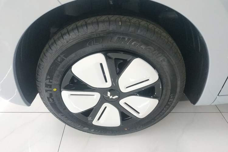 Used Wuling Hongguang MINIEV 2025 Four-Door Version Advanced Edition
