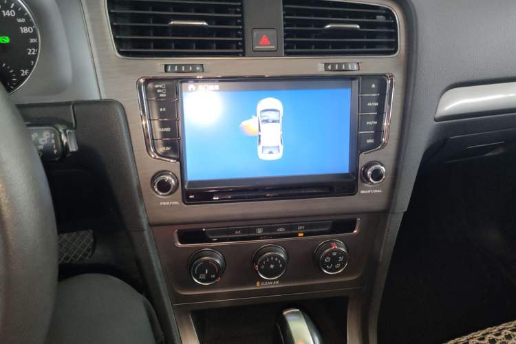 Used Volkswagen Golf 2016 1.6L Automatic Fashion Model