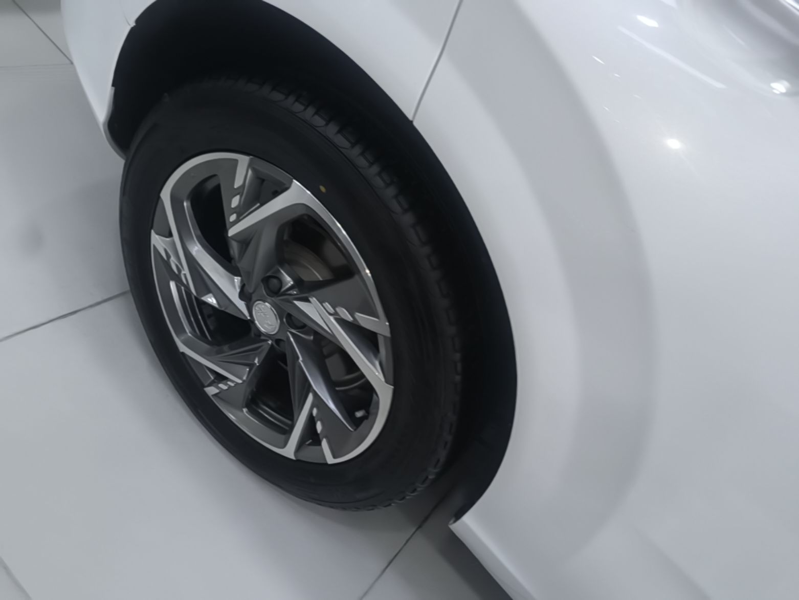Hongqi HS3 PHEV 2025 Model 117km Jingwei Edition — снимка 11