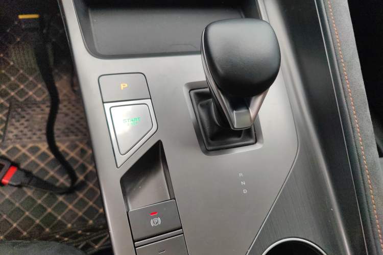 Used Roewe D5X DMH 2024 135 Tech Edition
