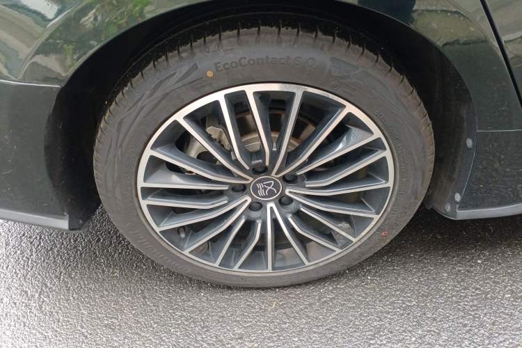 Used BYD Han 2020 EV Long-Range Luxury Model Right Rear Wheel Hub