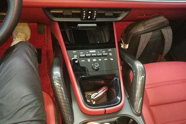 Used Porsche Cayenne 2024 Cayenne 3.0T Gear Lever