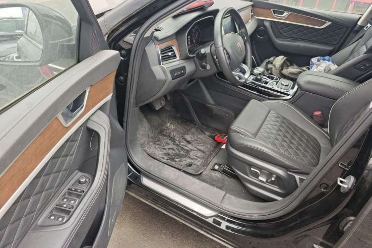 Used Hongqi HS7 2022 3.0T Automatic All-Wheel Drive Smart Connect Flagship Edition 7 Seats Driver Seat