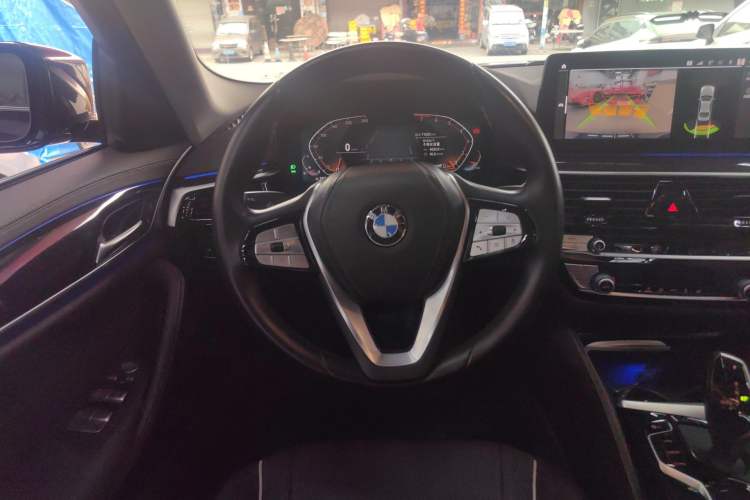 Used BMW 5 Series 2022 Restyled 525Li Luxury Package Steering Wheel