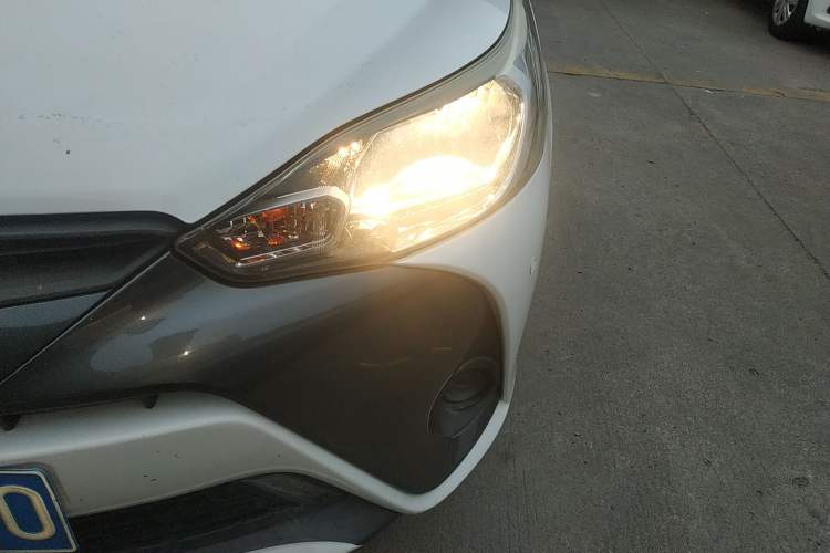 Used Toyota YARiS L Zhi Xuan 2016 Revised 1.5E CVT Charming Edition Left Front Headlight