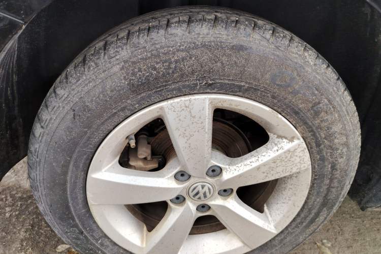 Used Volkswagen Lavida 2015 1.6L Manual Fashion Edition
