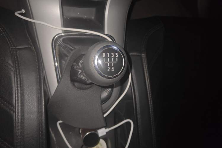 Used Chevrolet Cruze 2013 1.6L SL MT Gear Lever