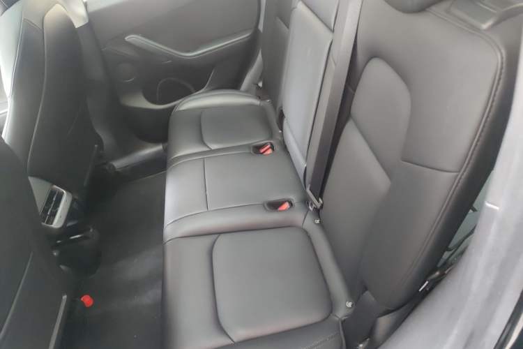 Used Tesla Model Y 2022 Long-Range All-Wheel-Drive Version
