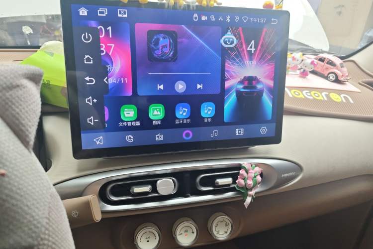 Used Wuling Hongguang MINIEV 2025 Four-Door Version Advanced Edition Audio And AC Panel