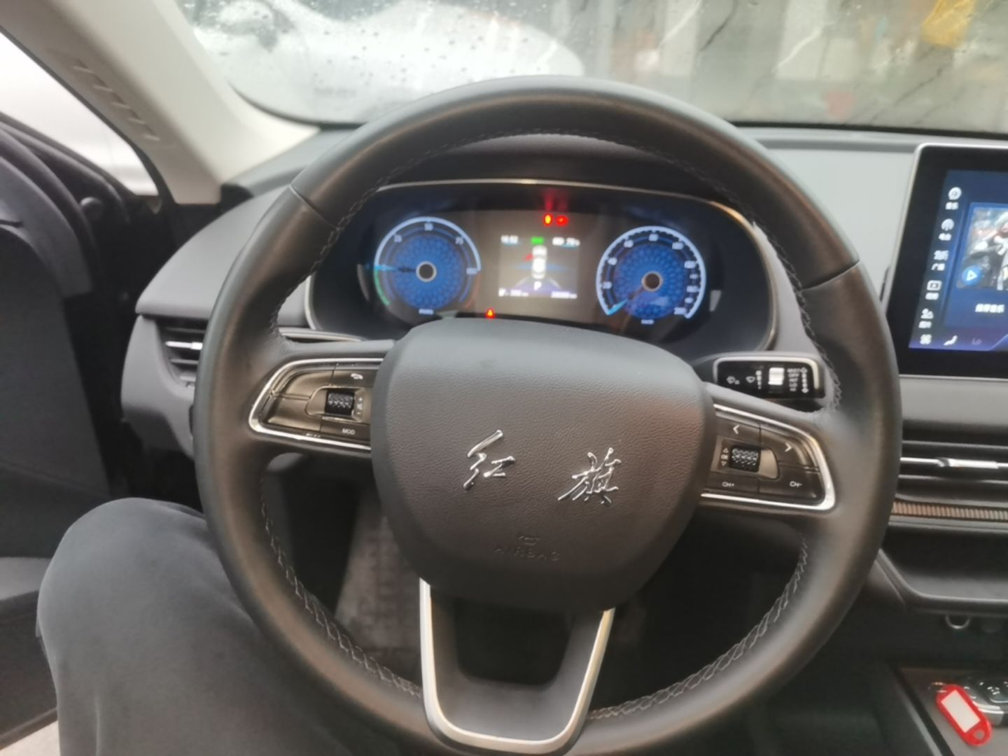 Hongqi E-QM5 2023 Revised Version Basic Travel Edition — снимка 13