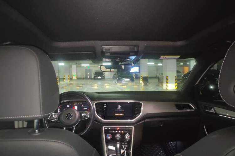 Used Volkswagen T-ROC 2022 280TSI DSG Two-Wheel Drive R-Line Pro PLUS
