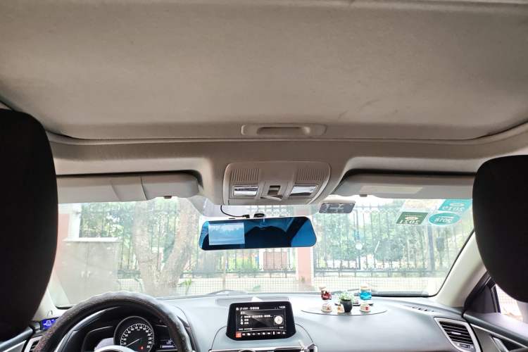 Used Mazda 3 Axela 2017 Sedan 1.5L Automatic Luxury Model Emission Standard China V Headliner