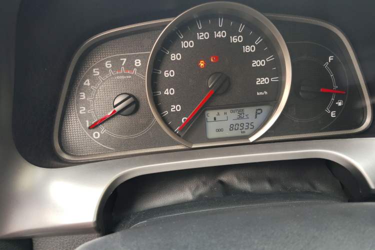 Used Toyota RAV4 2016 2.0L CVT Two-Wheel Drive Fashion Edition China V Standard Instrument Cluster