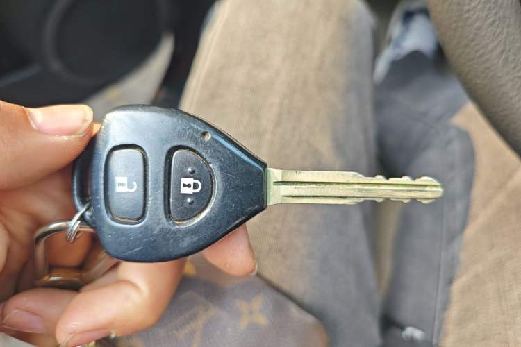 Used Toyota RAV4 2012 Luxurious Edition 2.0L Automatic All-Wheel Drive
