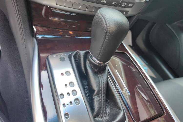 Used Infiniti Q70 2019 Q70L 2.0T Elite Plus Version
