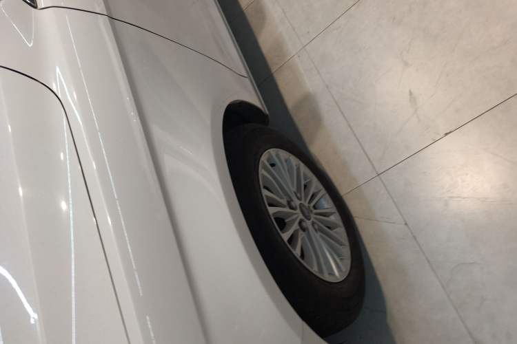 Used Ford Escort 2017 Revised Version 1.5L Automatic Comfort Edition Left Front Wheel Hub