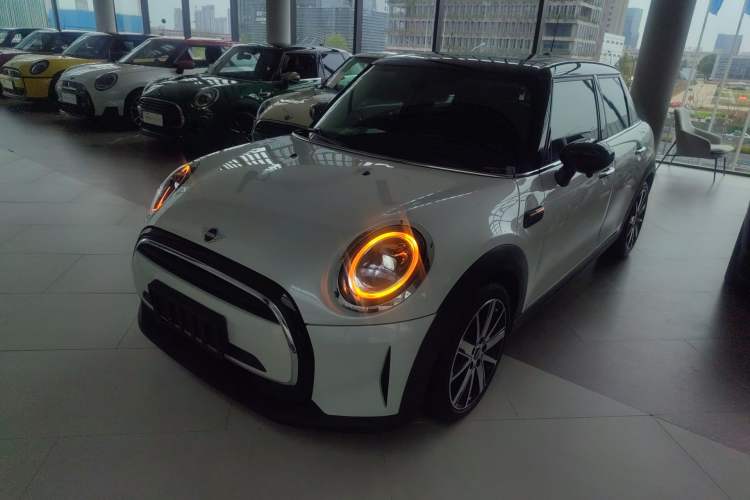Used MINI 2023 Updated 1.5T COOPER Artist Five-Door Edition