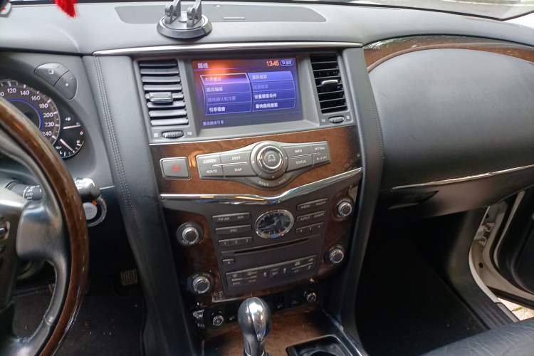 Used Infiniti QX80 2013 5.6L 4WD Audio And AC Panel