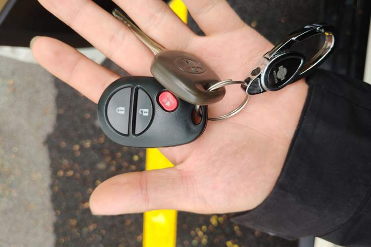 Used Toyota Sequoia  Vehicle Key