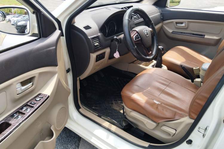 Used BAIC Weiwang M30 2015 1.5L Comfort version DAM15