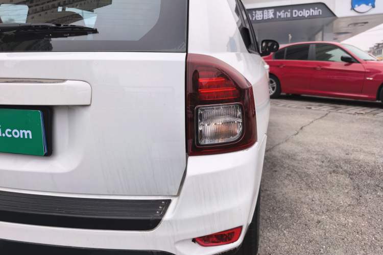 Used Jeep Compass 2014 2.0L two-wheel drive sport version
