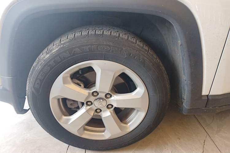 Used Jeep Compass 2017 200T Automatic Family Edition Left Front Wheel Hub