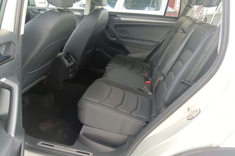 Used Volkswagen Tiguan L 2021 330TSI Automatic Two-Wheel Drive R-Line Enhanced Edition
