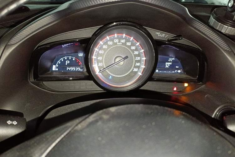 Used Mazda 3 Axela 2016 Sedan 1.5L Automatic Comfort Model
