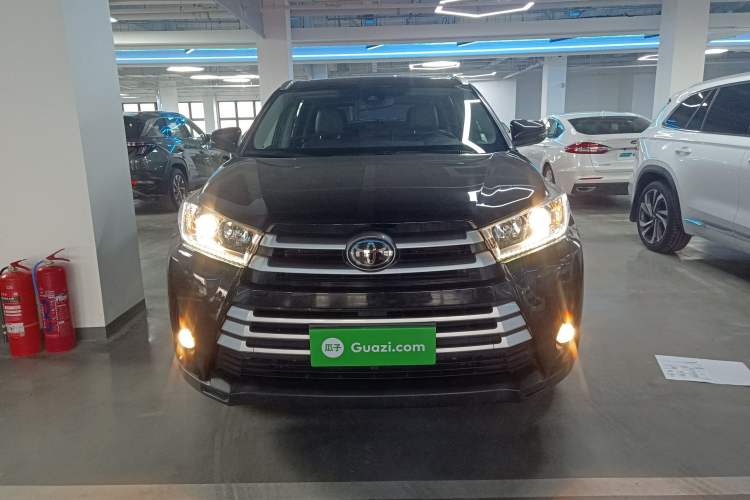 Used Toyota Highlander 2018 2.0T Four-Wheel Drive Luxury Version 7 Seats China VI Standard
