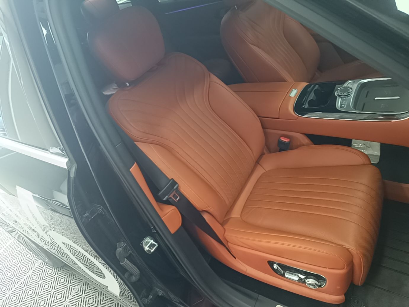 Geely Galaxy M9 2025 Model 210km Four-Wheel-Drive Leading Edition — снимка 19