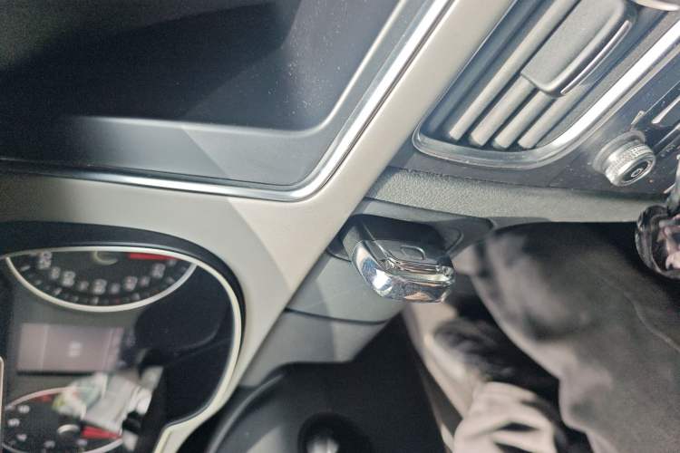 Used Audi A4L 2013 35 TFSI Automatic Standard Model Vehicle Key