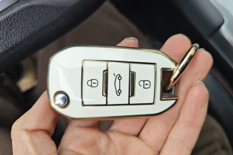 Used Peugeot 3008 2016 1.6THP Automatic Classic Edition