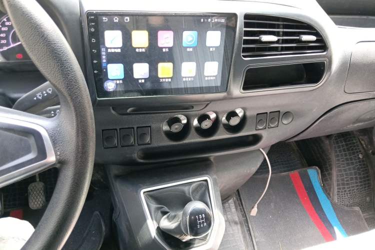 Used JMC Transit 2019 2.8T Commercial Version Short Wheelbase Mid-Roof 6-Seater China VI JX493 Audio And AC Panel